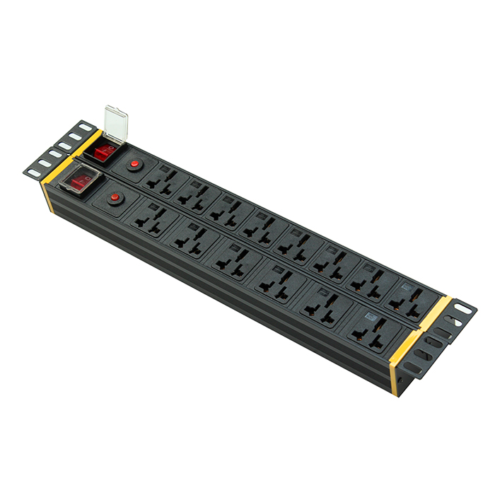 8位 6位16A万用孔+过载保护+双断开关